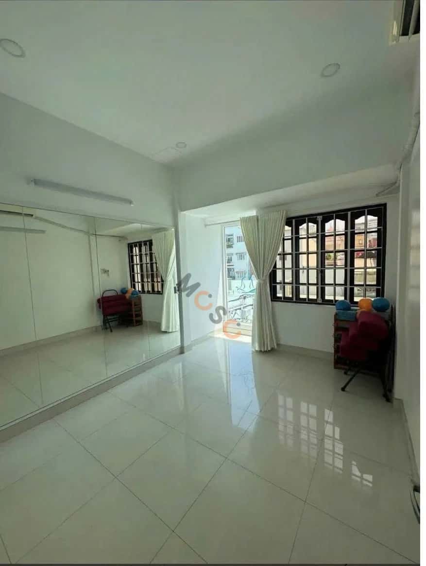 Bán nhà hẻm Lạc Long Quân Quận 11, TP.HCM – 4 phòng ngủ, giá 6.8 tỷ — Hình 2
